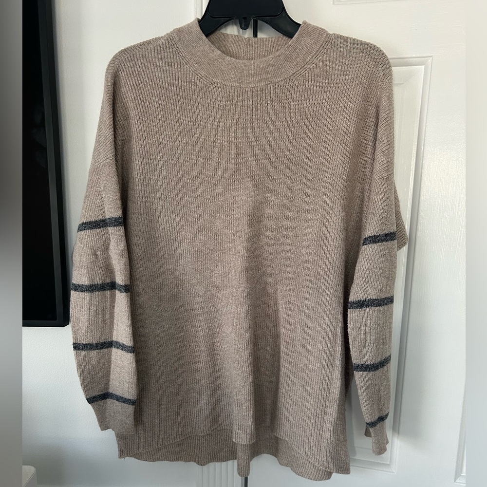 American Eagle Outfitters Tan and Blue Crewneck Sweater